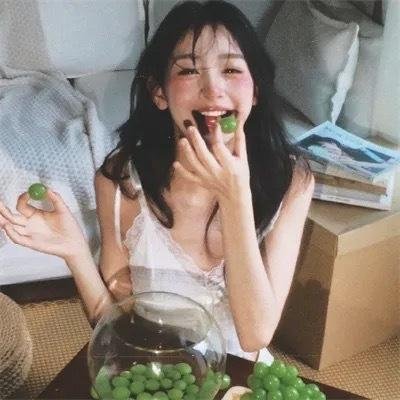 跳舞的红色公交